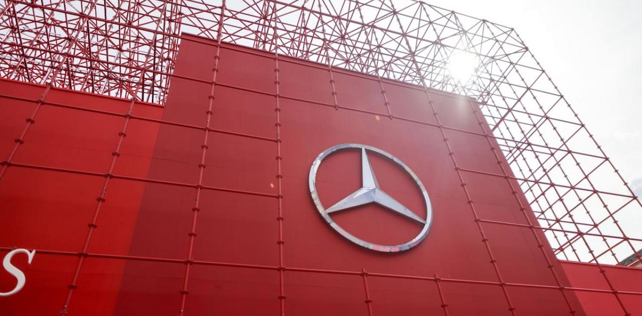 Mercedes-Benz Car Sales Drop as China, EV Slump Take Toll (Bloomberg)