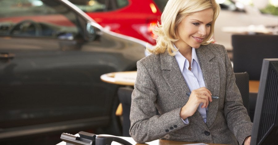 Why Aren’t Women More Present Within Dealership Personnel?