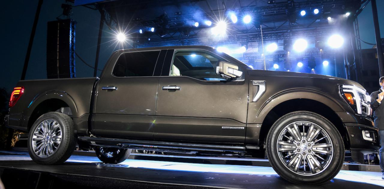 Ford&#039;s October US Vehicle Sales Slip (Reuters)