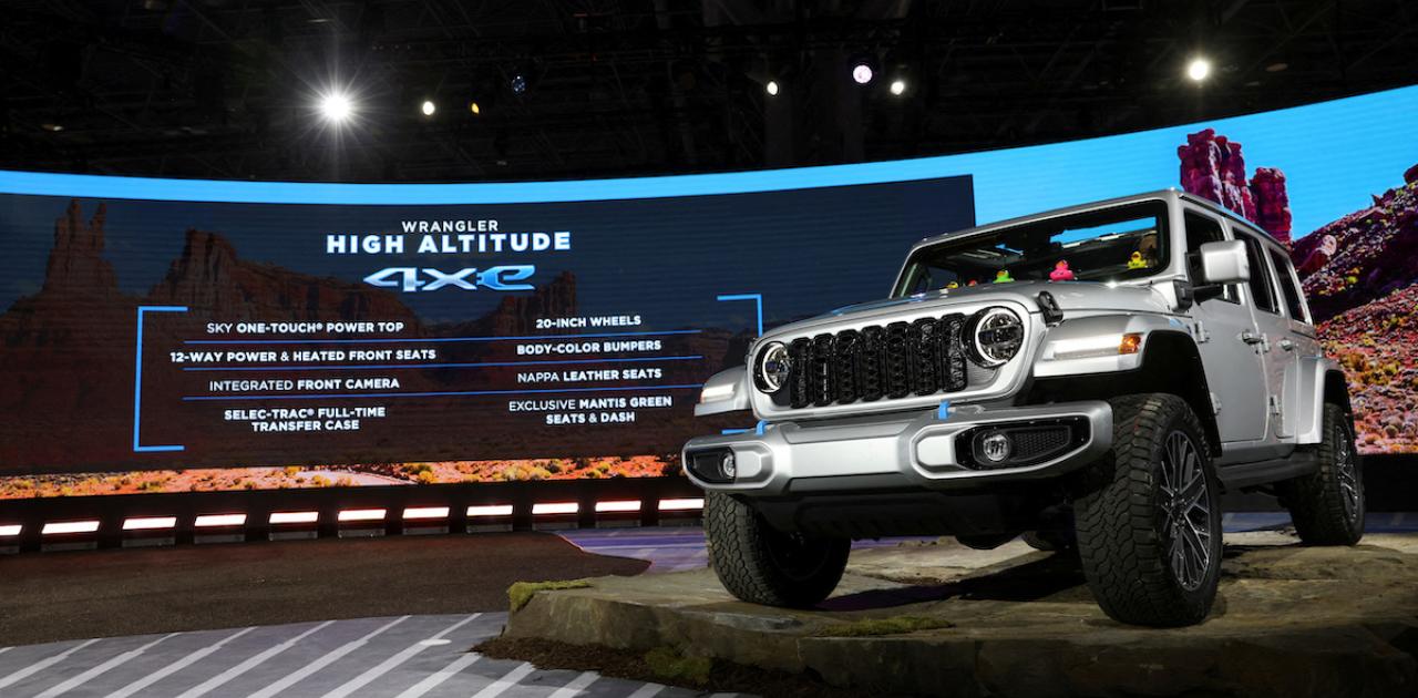 US Automakers Race to Build More Hybrids as EV Sales Slow (Reuters)