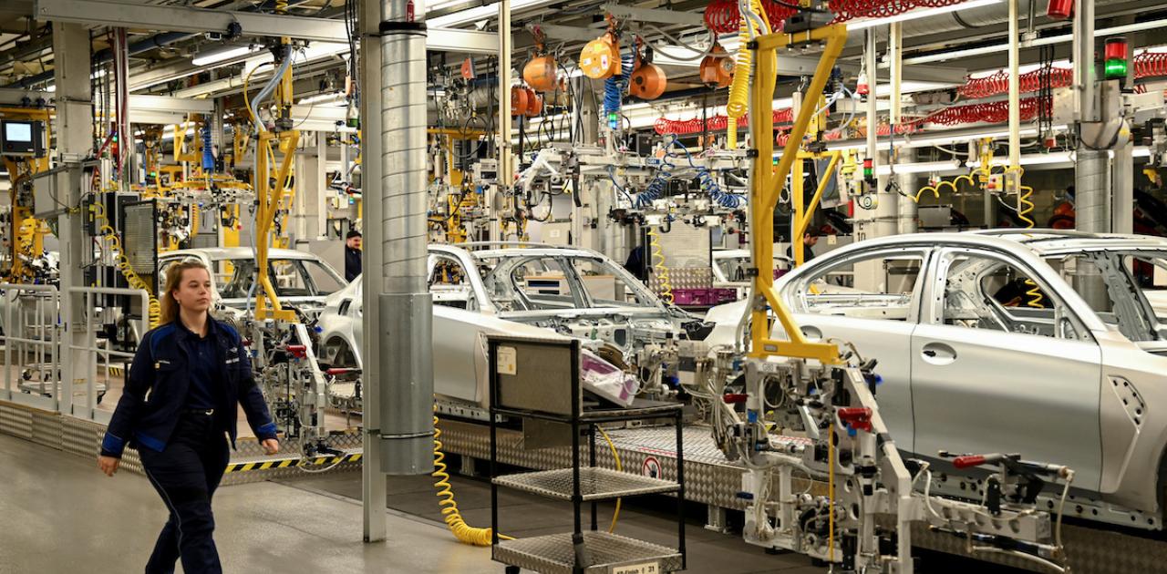 BMW Trims 2024 Profit Margin on Technical Issues, Weak China Demand (Reuters)