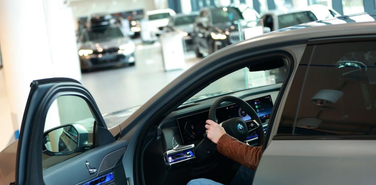 BMW Sticks to Guidance Despite First-Quarter Earnings Beat (Bloomberg)