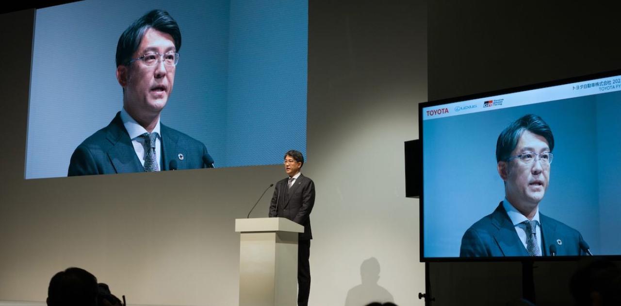 Toyota Forecasts Conservative Profit, Will Buy Back Shares (Bloomberg)