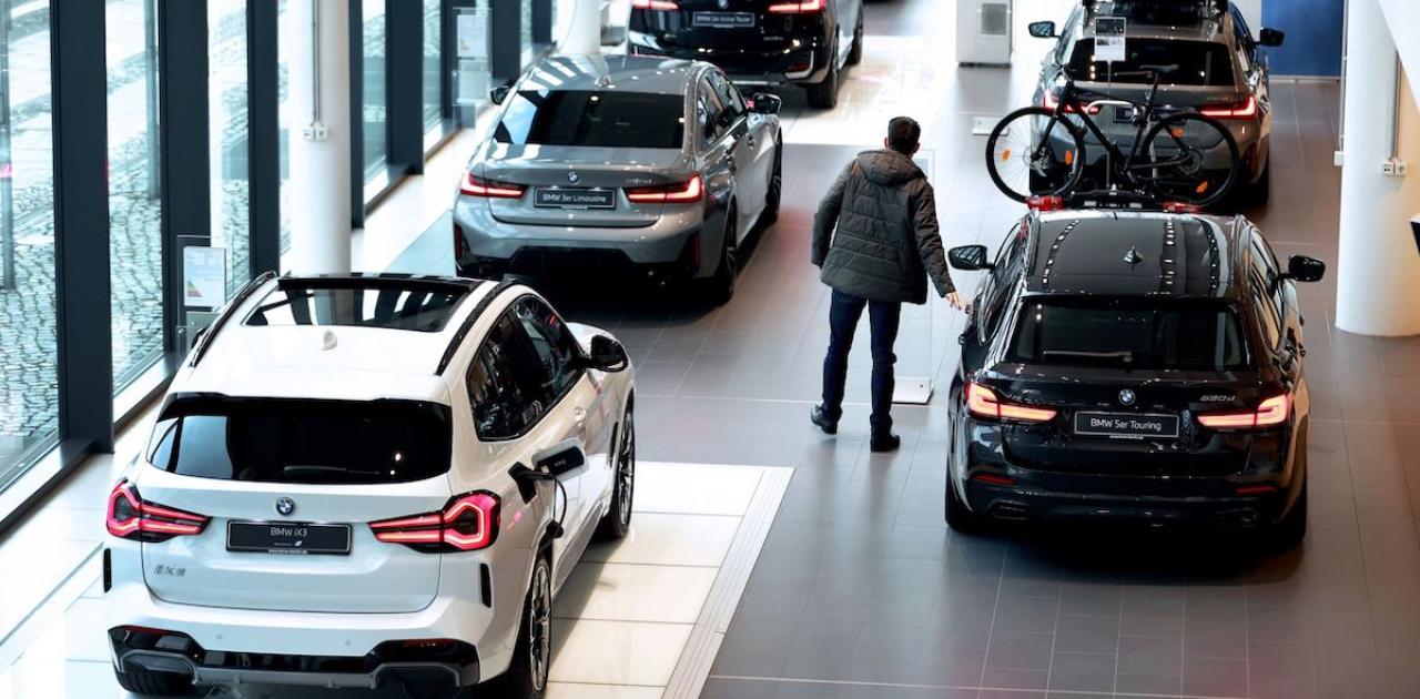 German Carmakers Are Bleakest About Their Future Since 2008 (Bloomberg)