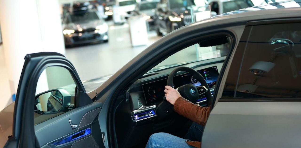 BMW Backtracks From Charging Subscriptions for Heated Seats (Bloomberg)