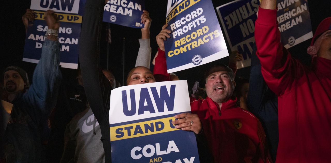 United Auto Workers Call Unprecedented Strike at All Three Detroit Automakers (Bloomberg)