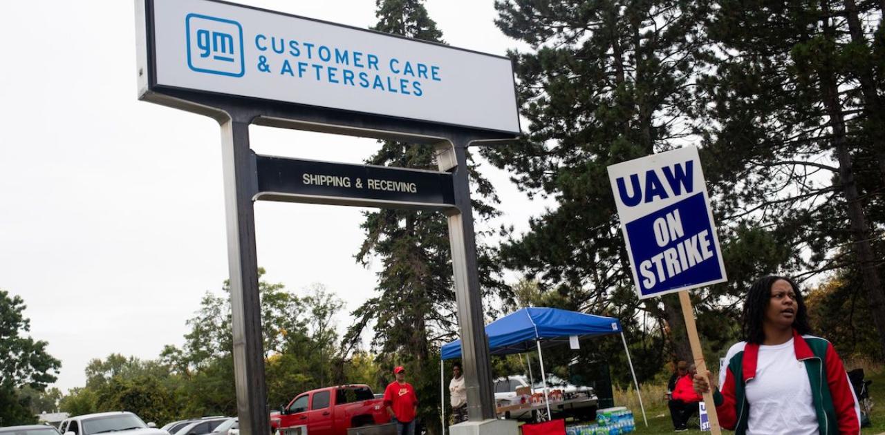 GM, Stellantis US Sales Hit by UAW Strikes, High Sticker Prices (Bloomberg)