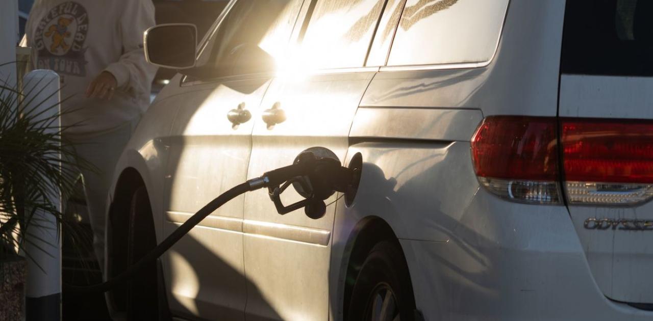 Stricter Fuel Economy Will Cost Billions, Carmaker Lobby Says (Bloomberg)