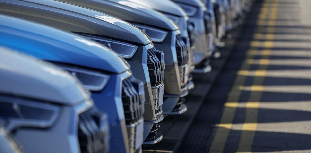 Underwater Trade-Ins Are Costing New Car Buyers Almost $6,000 (Bloomberg)