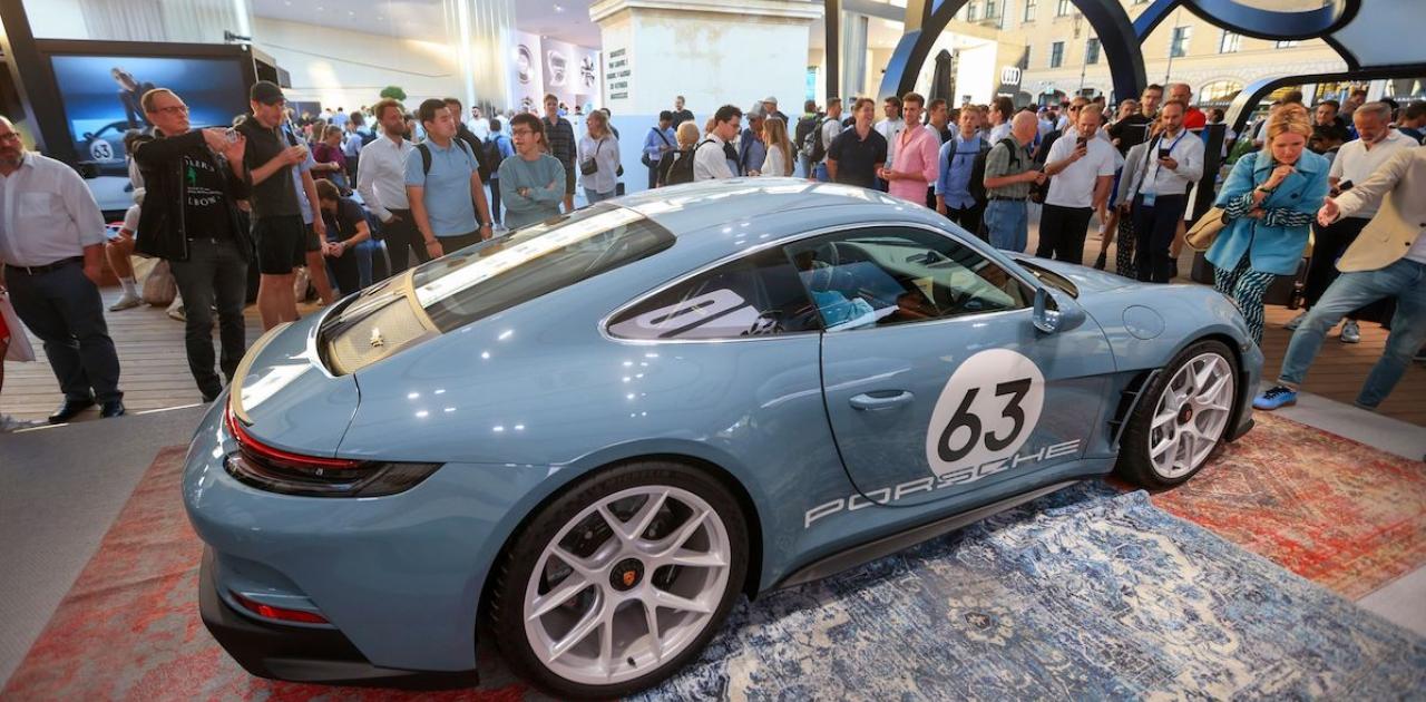 Porsche Flags Buying Fatigue as Interest Rates Squeeze Consumers (Bloomberg)