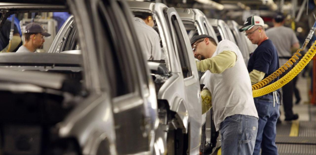 Nissan Becomes Latest Asian Automaker to Hike US Worker Pay (Bloomberg)