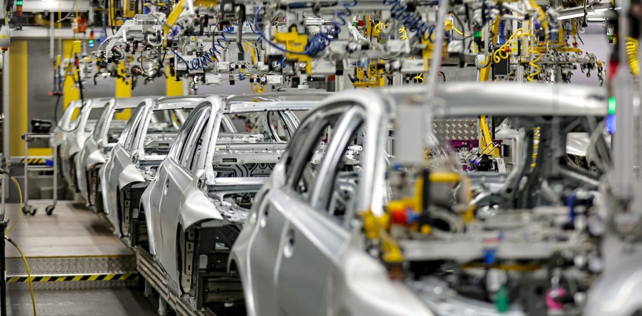 BMW Expects EV Sales to Keep Growing, Just at a Slower Pace (Bloomberg)