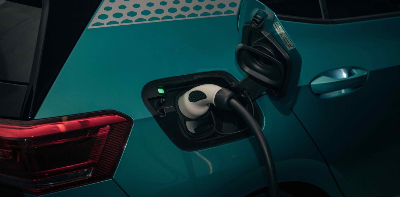 VW Sees Promising Test Results for Potential Breakthrough EV Battery (Bloomberg)