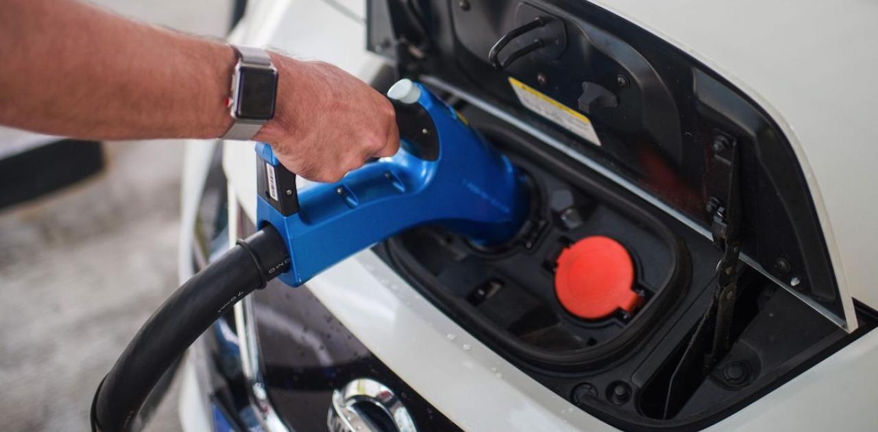 Nissan, Honda Weighing EV Partnership in Japan, Local Media Say (Bloomberg)