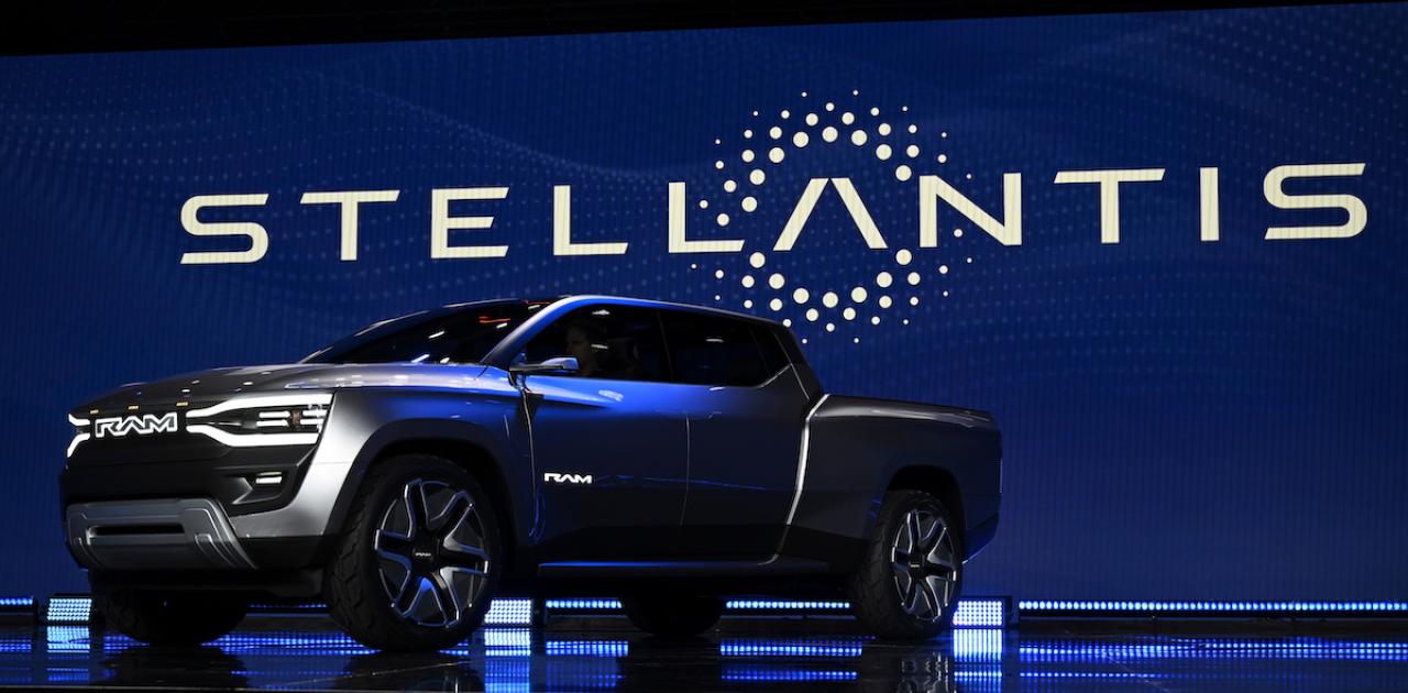 Stellantis Mulls Pivoting Mexico Push Amid Trump Tariff Threat (Bloomberg)