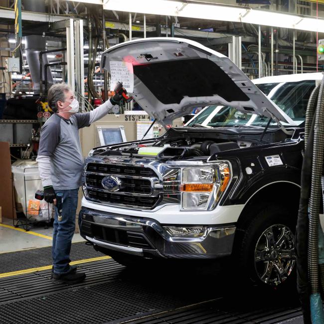 Motor Vehicles Boost U.S. Business Inventories in March