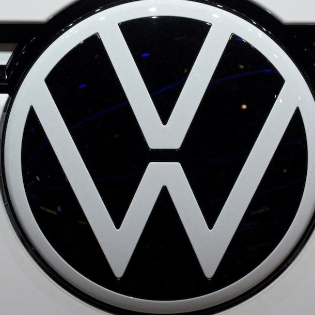 Volkswagen to Invest in Mines in Bid to Become Global Battery Supplier (Reuters)