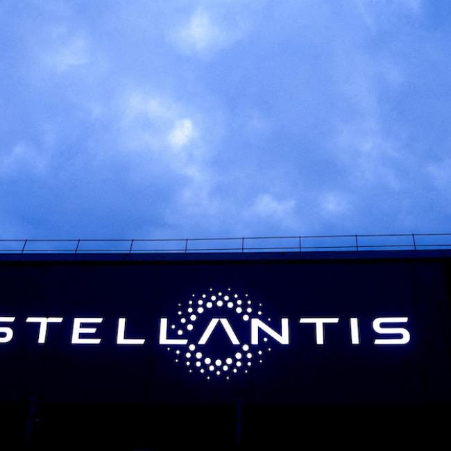 Stellantis Sees Severe Risk of Chip Shortage on Demand Surge (Bloomberg)